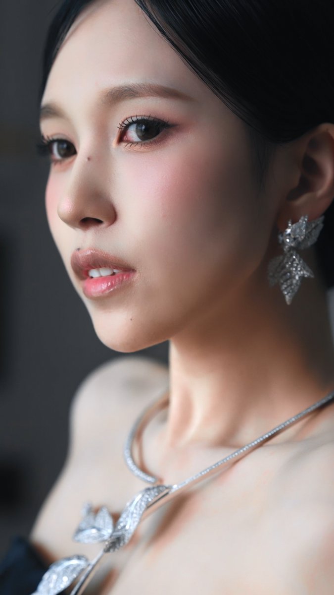 MINA FOR BOUCHERON AT CANNES FILM FESTIVAL BEHIND THE SCENES "Do you have a favourite movie line?" Mina: "Sometimes change can be good."