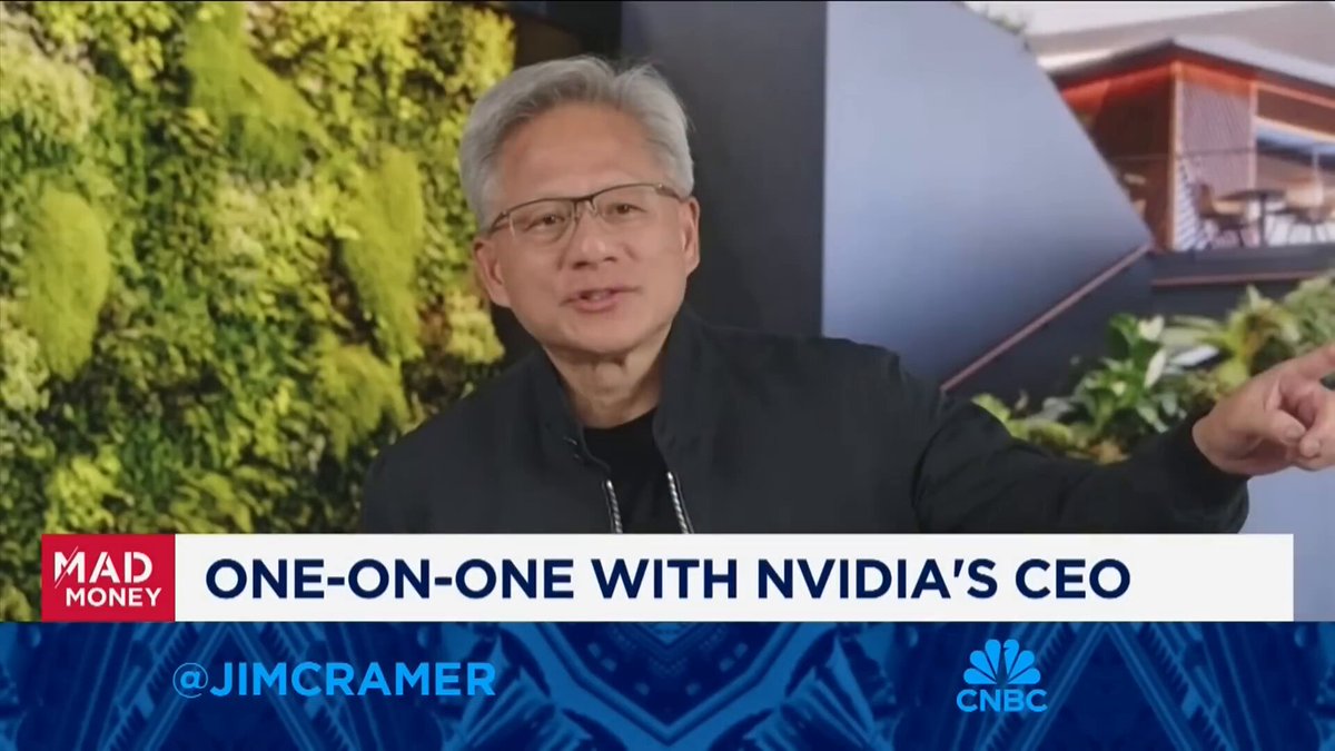 NVIDIA CEO Jensen Huang just admitted the unthinkable: 🇨🇳 China’s AI rivals have become formidable. 🇺🇸 U.S. sanctions failed to stop them. 💥 Huawei’s latest AI chips are now comparable to NVIDIA’s H200. And what’s worse for Washington? Huang says: “China used to be 95% of our market. Now just 50%.” “China has half of the world’s AI researchers.” “They’re filling the gap we left and growing exponentially.” Bonus quote (translated): “I hope every AI developer in the world builds on America’s tech stack.” Translation? You’re allowed to innovate-as long as it’s on our platform, our chips, our control. But China said no. We’re not just building models. We’re building sovereignty.