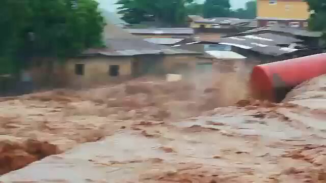 WATCH: Several Feared Dead, Properties Destroyed As Flood Ravages Mokwa In Niger State