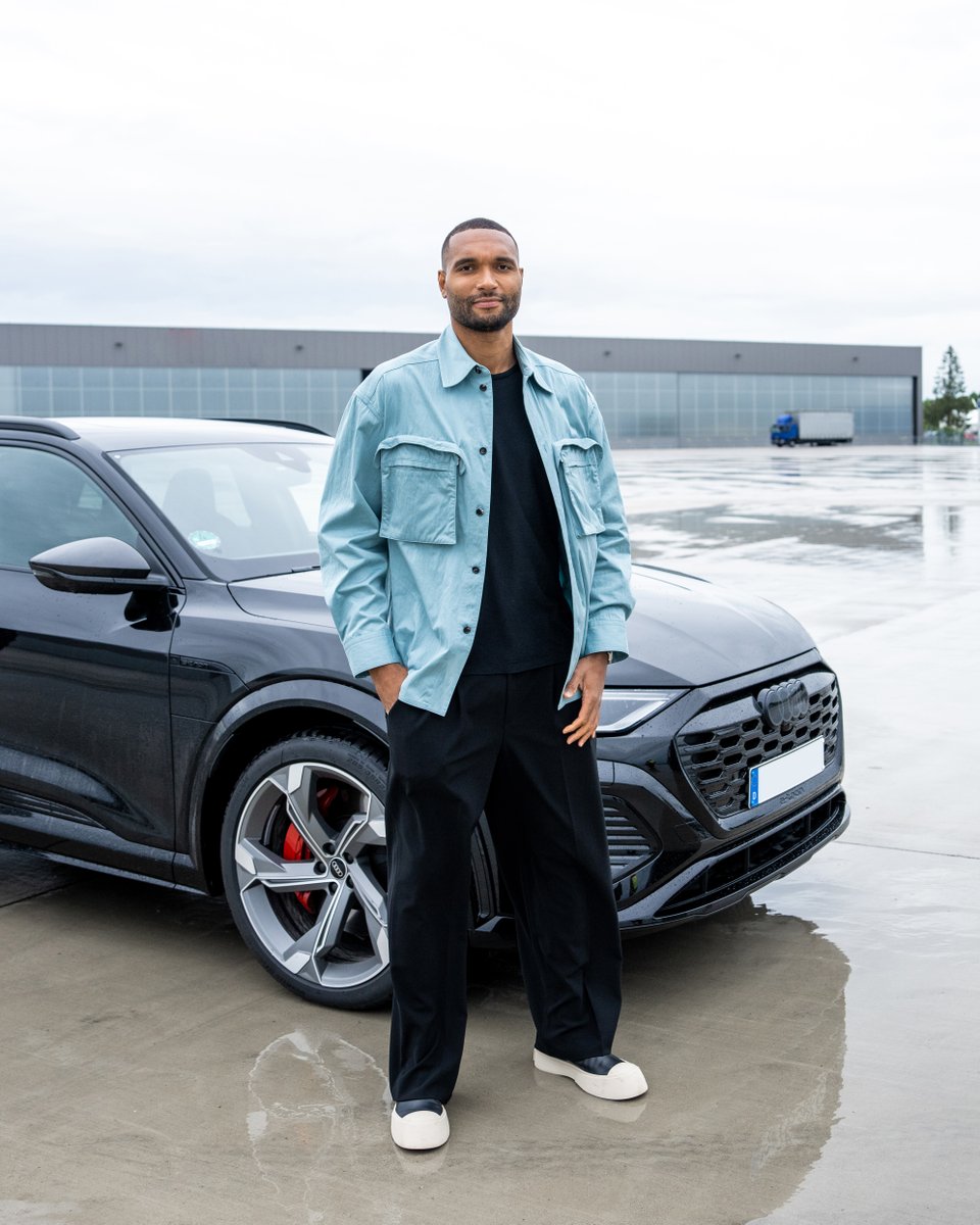 𝑩𝒆𝒉𝒊𝒏𝒅 𝒕𝒉𝒆 𝑺𝒄𝒆𝒏𝒆𝒔 🎬 So lief Jonathan Tahs erster Tag beim FC Bayern: 👈 #ServusJona #MiaSanMia #FCBayern
