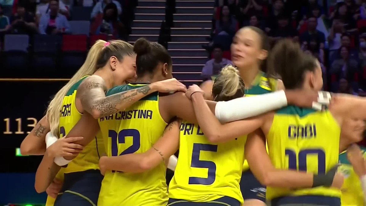 Esquenta VNL 2025 🔥 Na VNL 2024, numa madrugada de sábado (01/06), 03h40 da manhã, e a seleção feminina vencia a Itália por 3x2 em um jogaço na segunda semana em Macau. O Brasil saiu na frente, tomou a virada, mas venceu o quarto e quinto sets 🇧🇷
