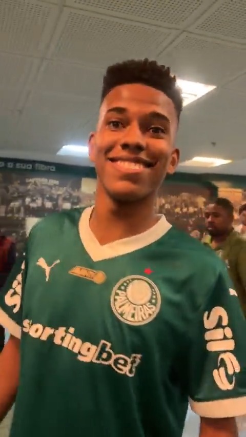 Aqui, Estêvão! 🖐🏿🤣 Que partida! Que golaço! Que assistência! Quanta história nós construímos juntos! 💚