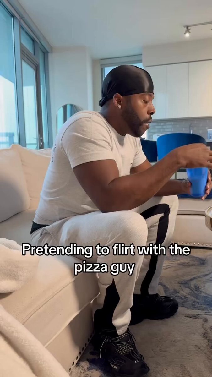 The way his appetite slowly faded 😂