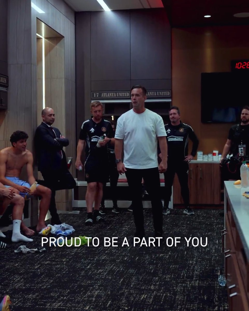 THIS locker room speech from the gaffer 🔥🔥 Long way to go, but 𝐧𝐨𝐭𝐡𝐢𝐧𝐠 is impossible 👏