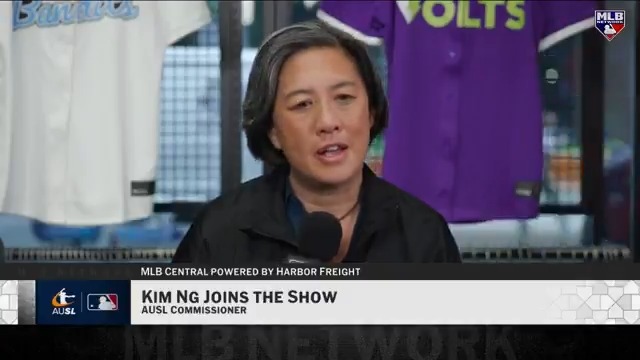 Commissioner Rob Manfred and AUSL Commissioner Kim Ng joined #MLBCentral to discuss MLB's investment in the Athletes Unlimited Softball League ⚾️🥎