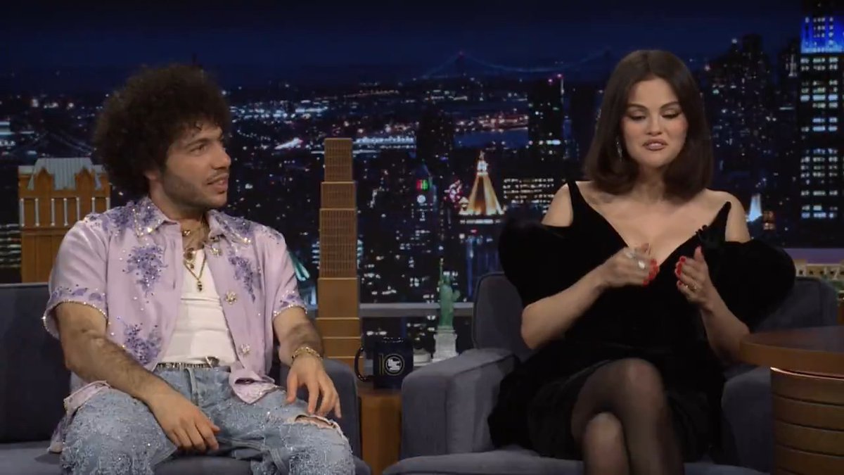 .RAMBO got Selena Gomez Whataburger® for Valentine’s Day ♥️ #FallonTonight