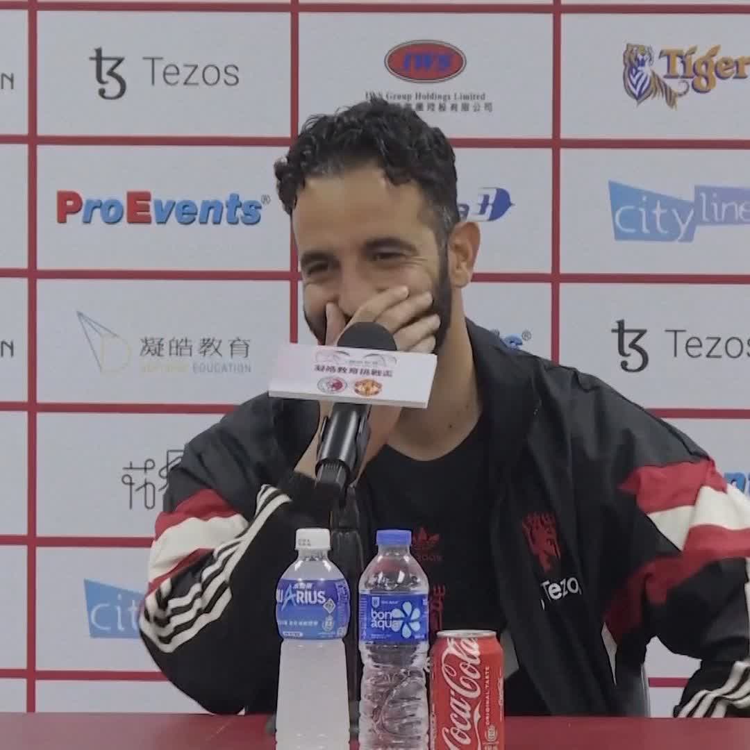 Ruben Amorim visibly laughing while Amad Diallo is asked about Alejandro Garnacho's future... 👀😅