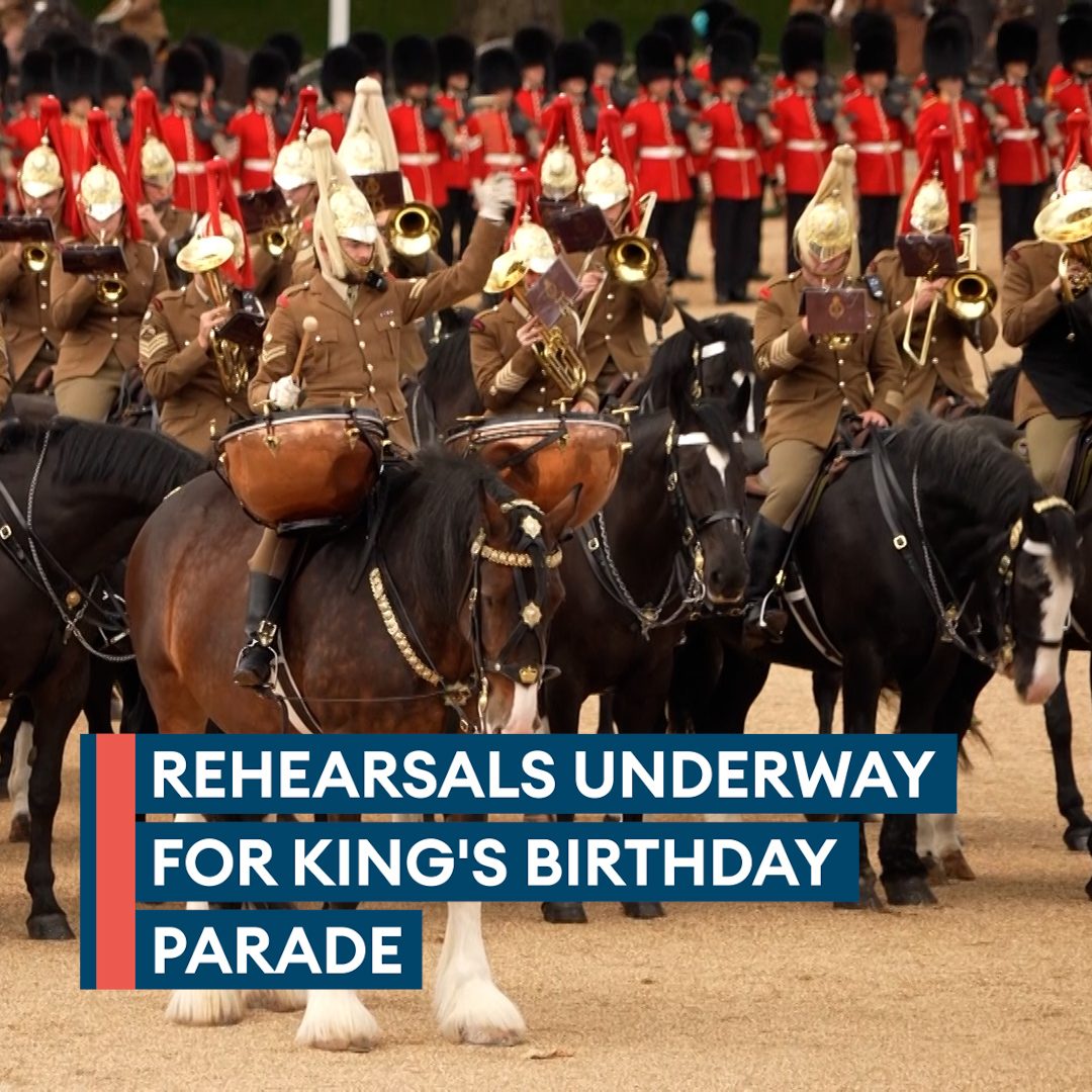 Rehearsals are underway for this year's King's Birthday Parade🤩🥳 Around 1000 soldiers and 200 horses from the Household Division rehearsed in front of a private audience💂 The Brigade Major’s Review is the first time all of the elements have come together👀📺