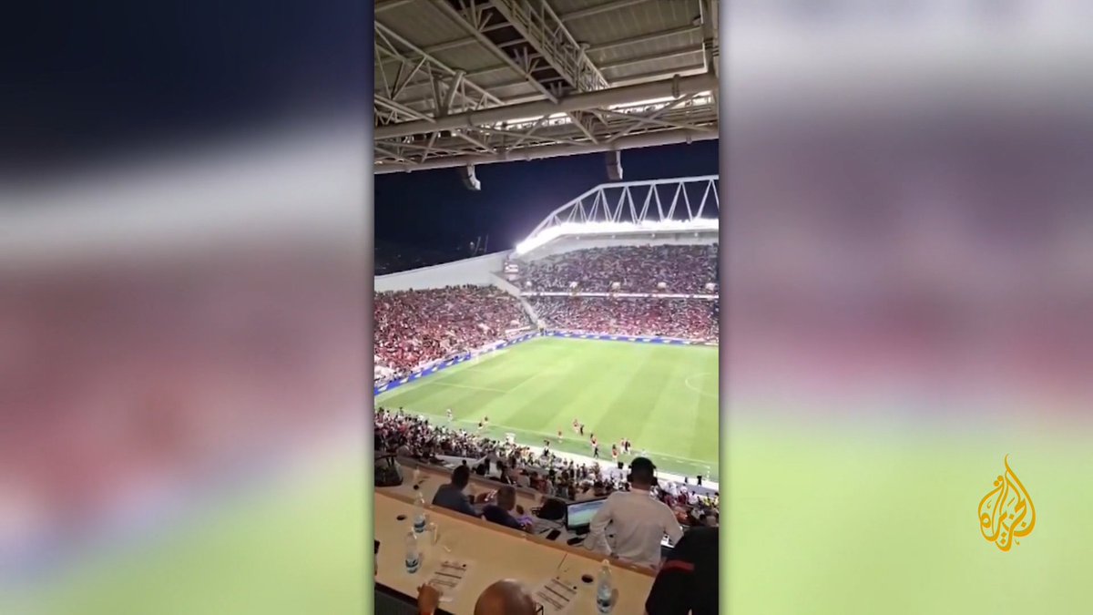 تعليق مباراة نهائي كأس إسرائيل لكرة القدم التي يحضرها الرئيس إسحاق هرتسوغ بسبب إطلاق صاروخ يمني، حيث غادر اللاعبون أرض الملعب إلى حين زوال الخطر #حرب_غزة #الأخبار