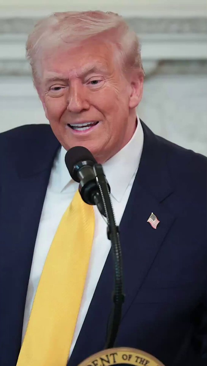 Meet the Wizard of Idiocy: Donald of Oz. Smoke. Lies. No magic.