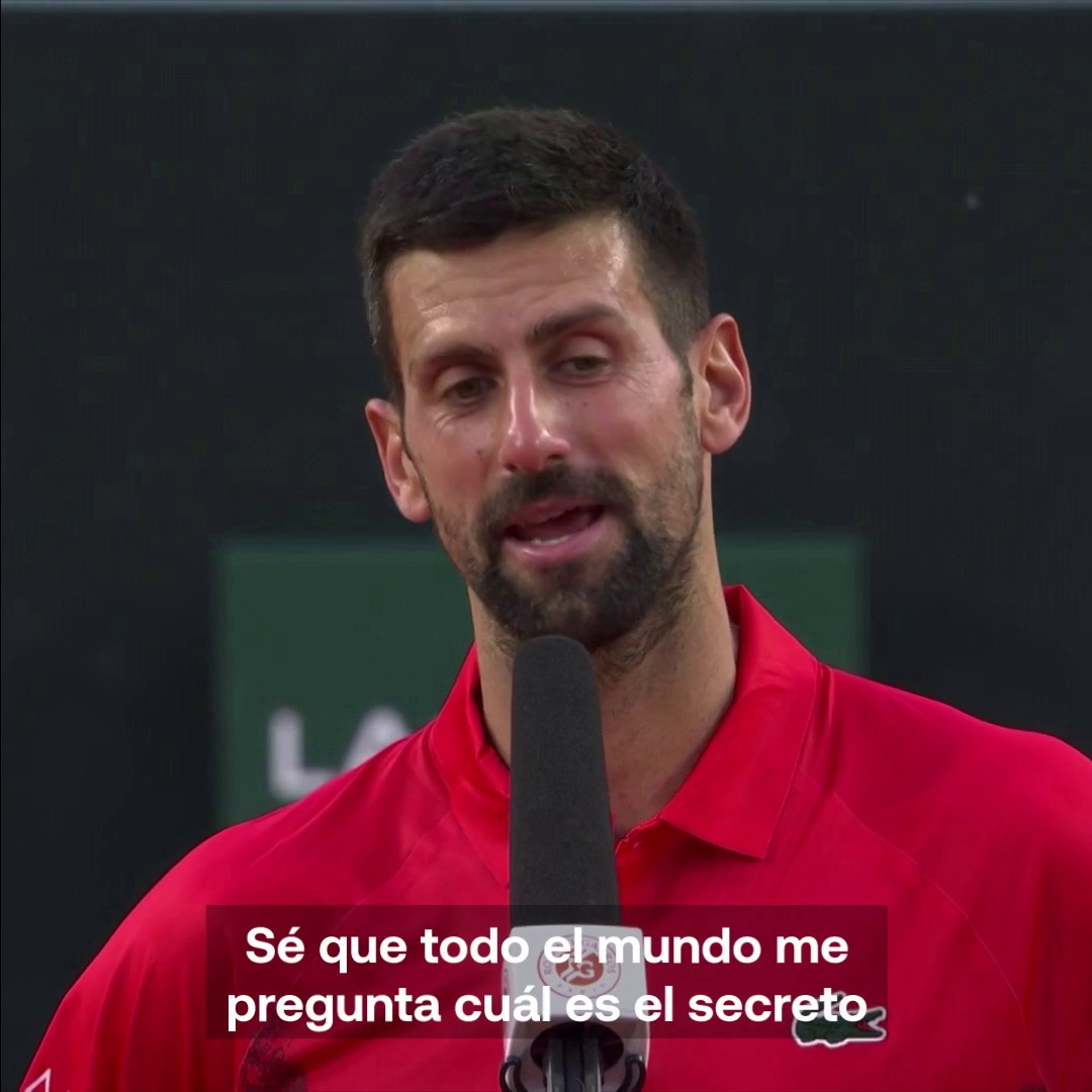 🥹 No quiero llorar, no quiero llorar... 🙌 Novak Djokovic se acuerda de Rafa Nadal tras vencer a Moutet en un discurso que emociona a cualquiera #RolandGarros #RGMax