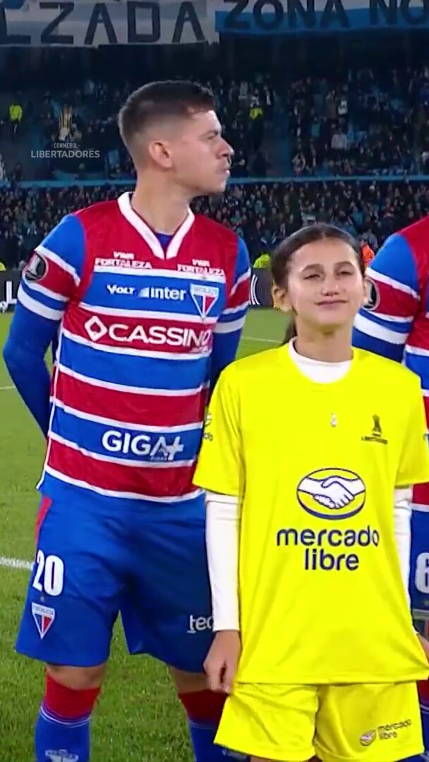 ¡Final imperdible! - Los jugadores: 😐 - Los niños: 🤪🫶🏻😉👍🥰🤙🏻😘 #Libertadores #GloriaEterna