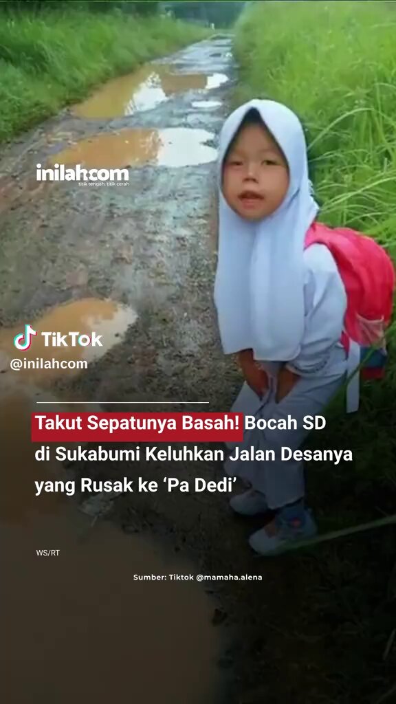 Takut sepatu nya basah, bocah SD di Sukabumi komplen ke kang Dedy🙂