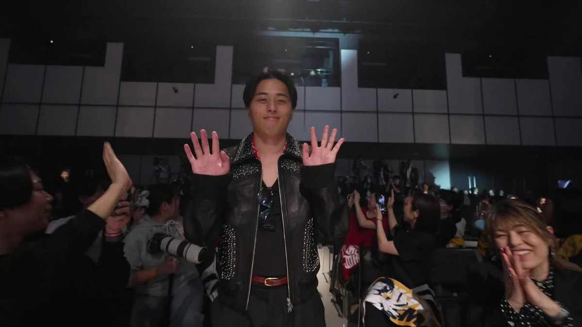 B.LEAGUE AWARD SHOW 2024-25 が開幕! 受賞選手たちが続々と入場! 📡公式YouTubeにて生配信中 #Bリーグ #りそなグループ #Bリーグアワード