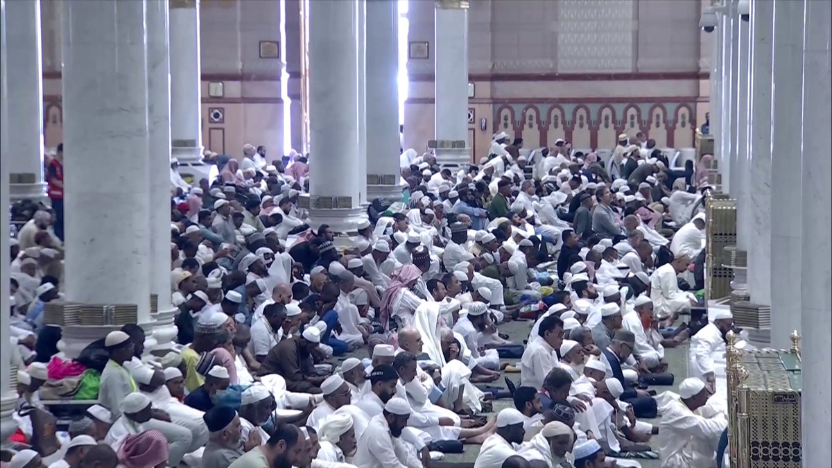 خطيب المسجد النبوي الشيخ عبد المحسن القاسم: اغتنموا مواسم العبادة قبل فواتها .. فكل لحظة إن لم تقرب المرء من ربه أبعدته. -
