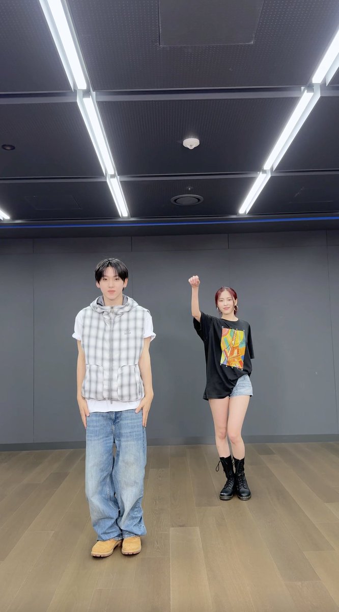 #ITZY #있지 #류진 선배님의 오늘 하루는 Vacation! FREEZE - 🧊 #계훈 #Kyehoon #RYUJIN #KickFlip #킥플립 #Kick_Out_Flip_Now #FREEZE ITZY