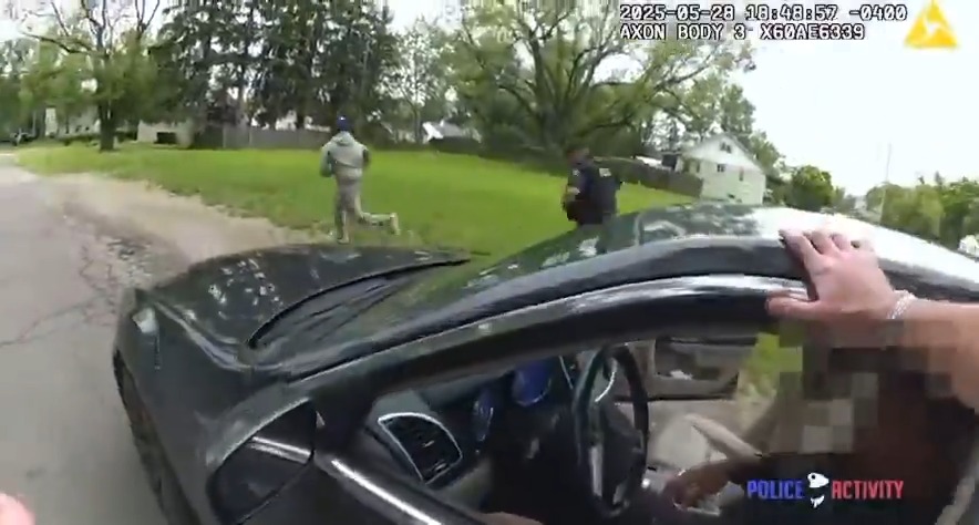 Wednesday May 28: police conducted a traffic stop in Mifflin Township, Ohio. Daveonte Dixon, who was the passenger, took off running and then fired on the officers hitting both of them. Dixon is still on the run... #CityLife #columbus #cops #ohio #ballisticstest #police
