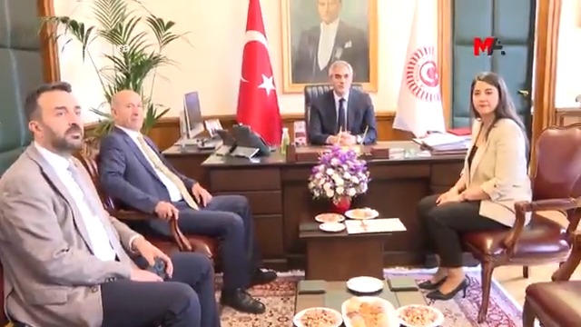 DEM PARTİ, MECLİS BAŞKAN ADAYI İÇİN RESMİ BAŞVURU YAPTI DEM Parti, Meclis Başkan adayı Cengiz Çandar için resmi başvurusunu yaptı