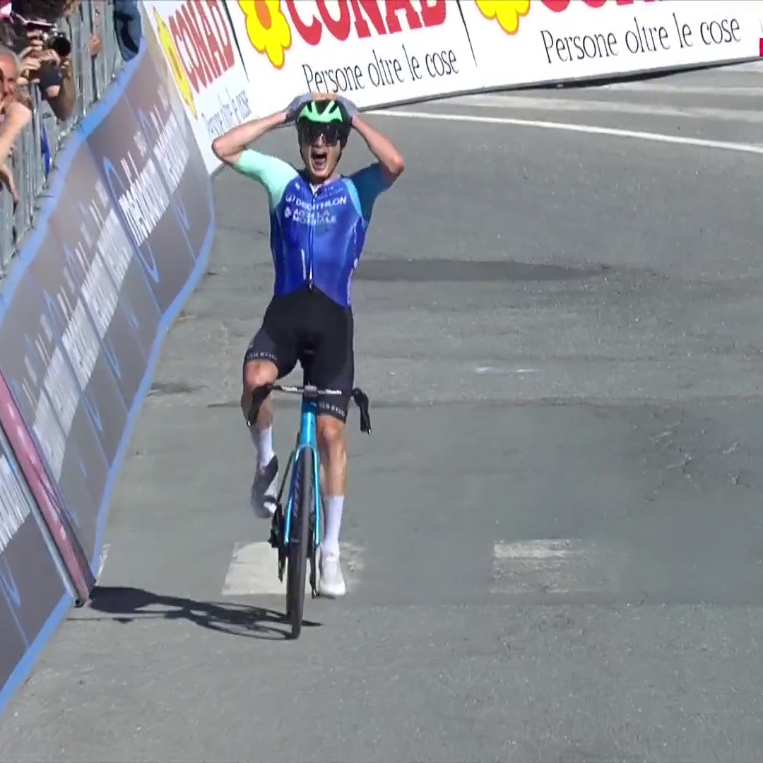 𝗖𝗢𝗖𝗢𝗥𝗜𝗖𝗢𝗢𝗢𝗢𝗢𝗢𝗢𝗢 ! Première victoire française sur un Grand Tour depuis le dernier Tour de France, merci et un immense bravo Nicolas Prodhomme 👏