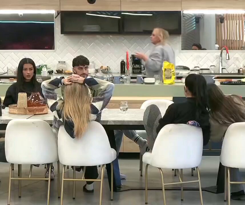 "que me miras?" "te estamos mirando" "los dos? uuu" luziara vs chiaruli jsjsj #granhermano