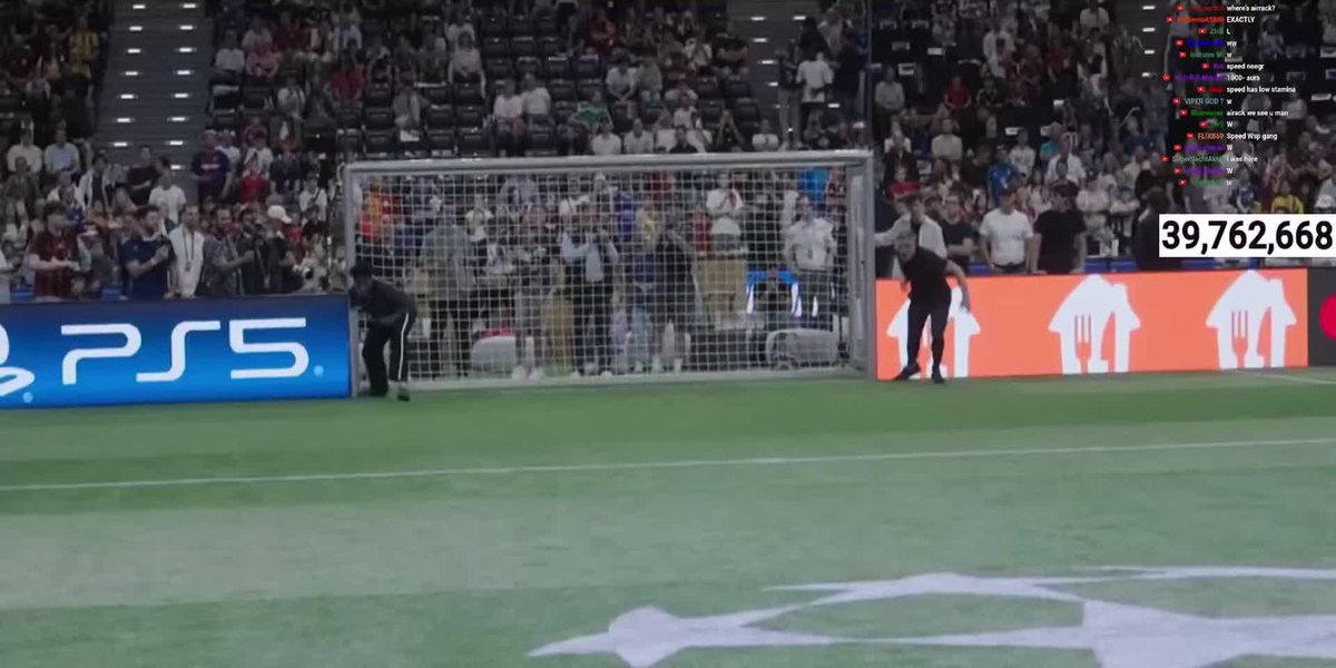 Speed a encore gagné sa course contre Jamie Carragher… Et maintenant, il pense qu’il bat Alphonso Davies 🇨🇦🤣 🎥 CBS Sports Golazo ⚽️