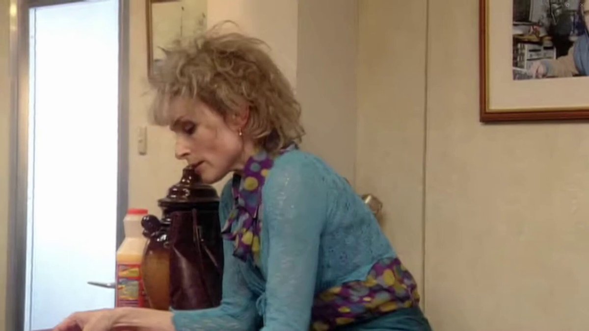 Alan asks Sonja to move in (to the caravan)!
