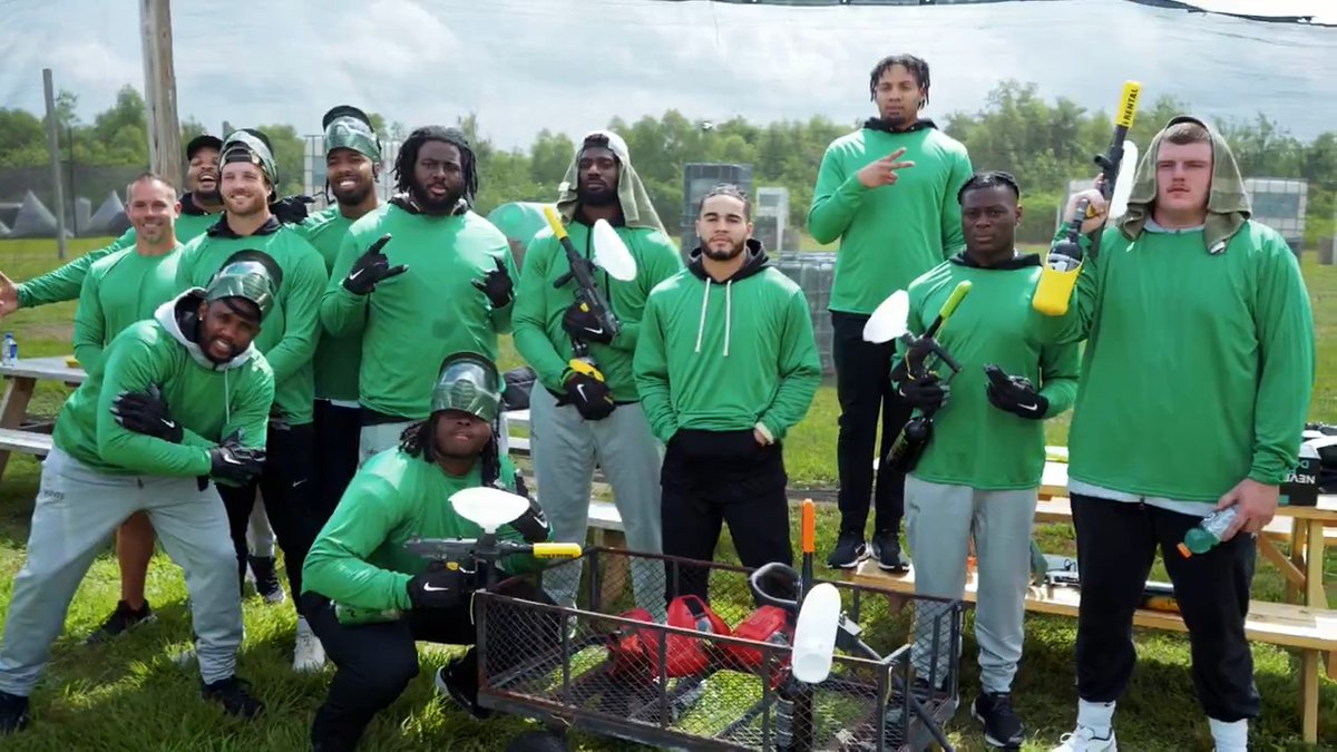 “We’re getting after it!” BTS of the team’s paintball outing 🤝