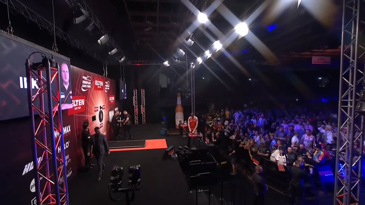 Fans at the Ostermann-Arena are LOVING Dirk van Duijvenbode's walk-on... 🕺 📺 #ET8