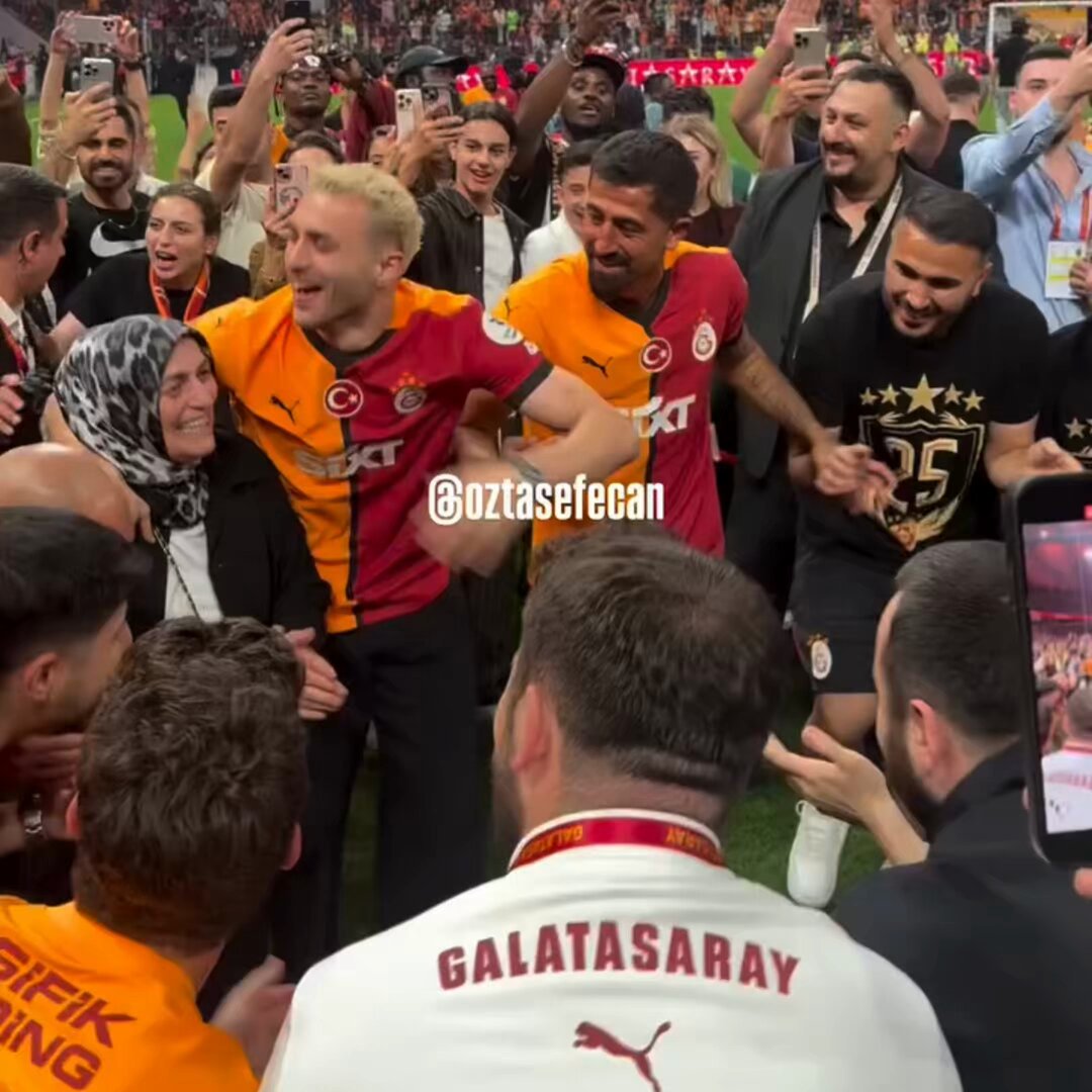 şu görüntüyü hiçbir şampiyonluk kutlamasında göremezsiniz ahahahaahhaja