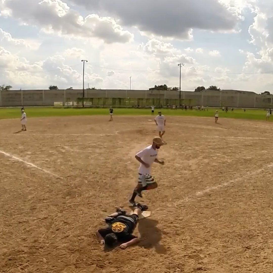 This is the nastiest kickball pitch I’ve ever seen 😂 (via ebaumsworld/IG)