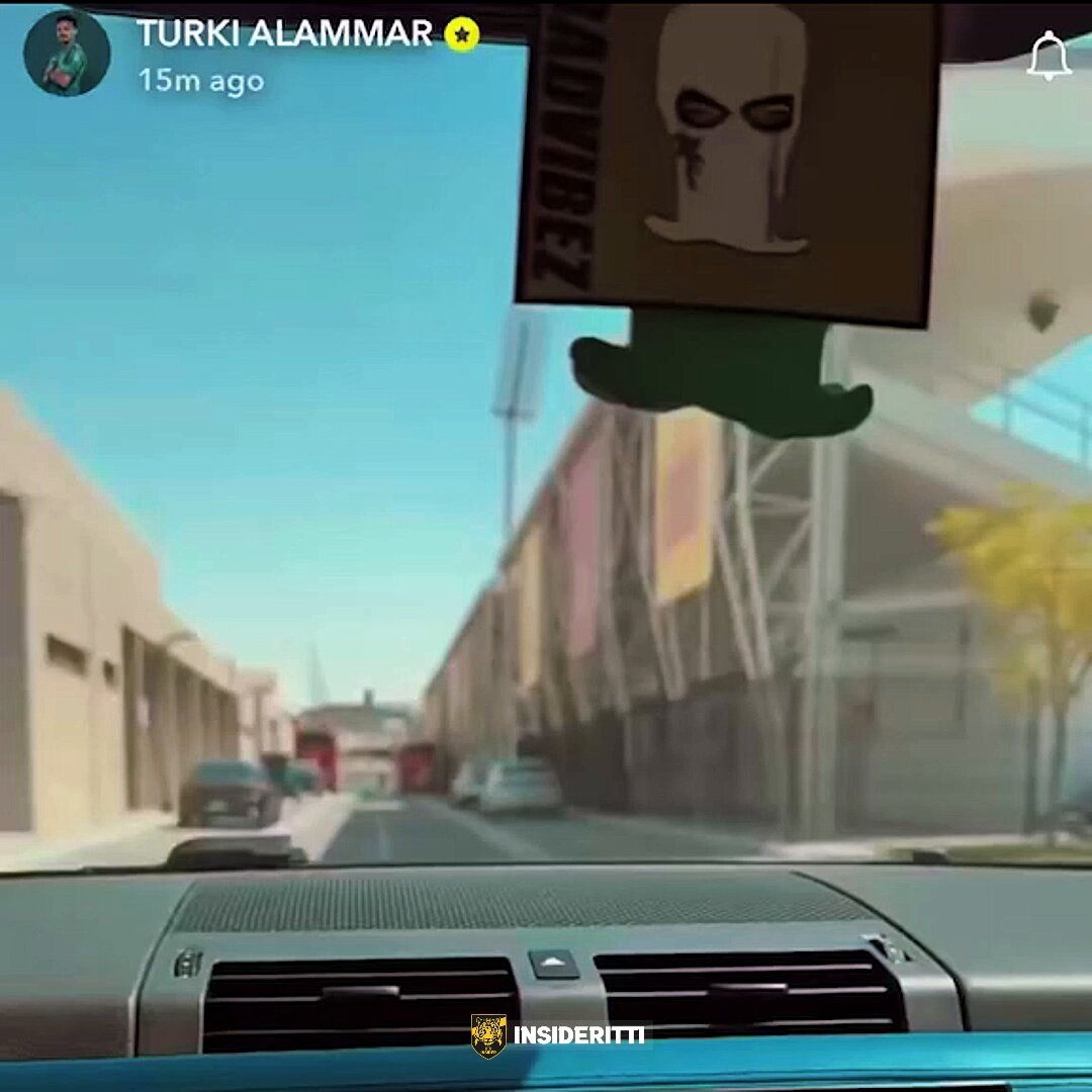 أشوف لي روسٍ تبي تلّة رقاب والروس لا من أينعت قطفها يحين 🫵🫢.