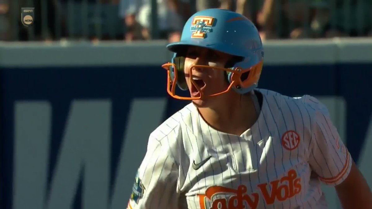 LADY VOLS SCORE 7️⃣ IN THE FIRST 😱 #WCWS x 🎥 ESPN / Tennessee Softball