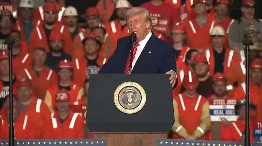 BREAKING: President Trump just announced that “all steel workers will keep their jobs &amp; all facilities in the US will remain open &amp; thriving.” Trump also announced that “every U.S. Steel worker will receive a $5,000 bonus.” Trump supports steel, workers, &amp; Pennsylvania. 💪