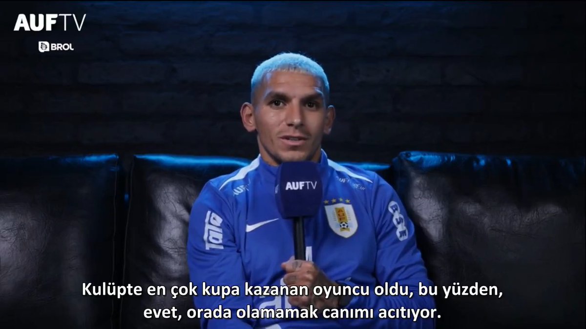 Lucas Torreira: "Muslera ile vedalaşmak zordu. Son maçımızda ona veda edecektik. Orada olmamak canımı acıtıyor... Bana sarıldı ve 'Tadını çıkart senin için Milli Takım yeni fırsat' dedi. O benim kardeşim." (AUFTV)
