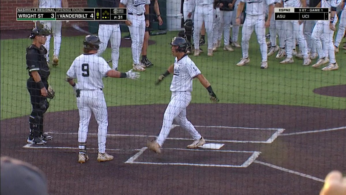 VANDY TAKES ITS FIRST LEAD OF THE GAME 😤 Vanderbilt Baseball