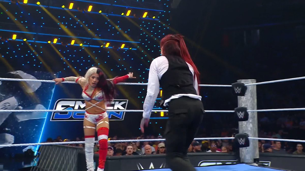 .ZV isn't giving up that easily! 👊 #SmackDown