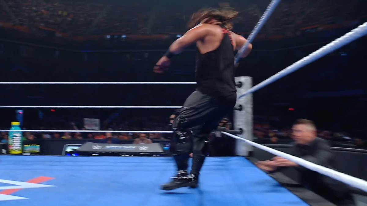 .The Miz paid the price for that one 😬 #SmackDown