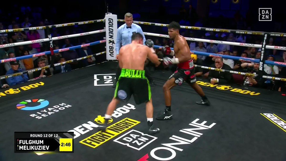 Bektemir Melikuziev DROPS Darius Fulghum in round 12!!! 😱🤯 #MelikuzievFulghum | Live NOW on DAZN