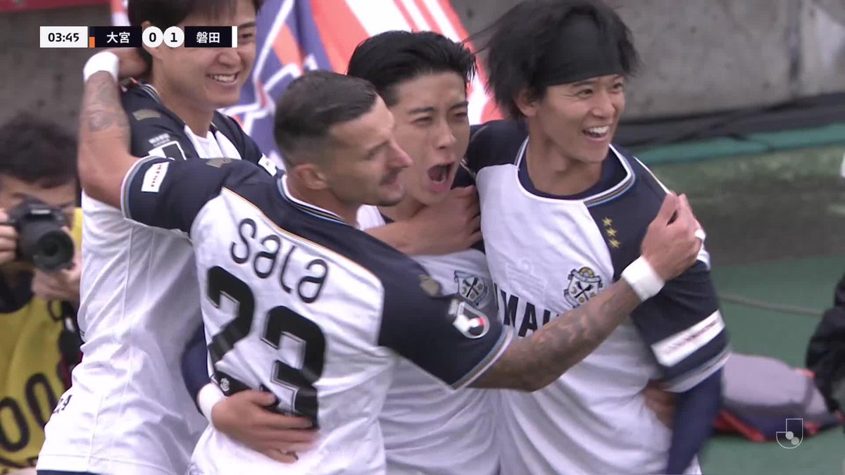 #倍井謙 がPA内で冷静に1人剥がしてフィニッシュ!✨️ 🎦 ゴール動画 🏆 明治安田J2リーグ 第18節 🆚 大宮vs磐田 🔢 0-1 ⌚️ 4分 ⚽️ 倍井 謙(磐田) #Jリーグ