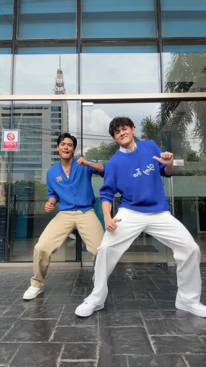 It’s a Tito reunion! Tito Mics and Tito Josh back together! 🤩🙌🏻 🎥: Josh Ford on Tiktok #PBBCollabWithGMA #MichaelSager #JoshFord