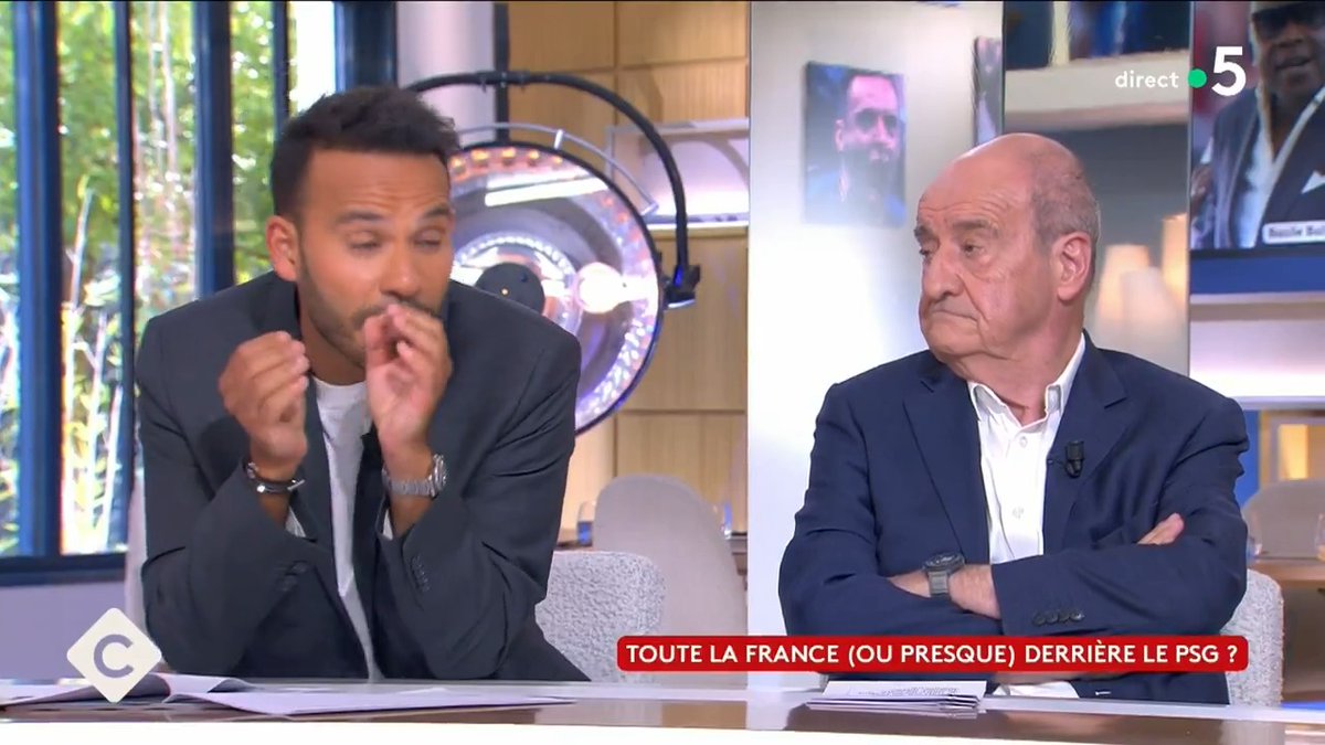 « On est pas un pays de sport. On est un pays de footix. 🇫🇷 […] On attend la finale pour supporter une équipe… On ne se lève pas un matin et on devient supporter. ÇA SE MÉRITE ! » Les termes Mohamed Bouhafsi. 👏 🎥 C à vous