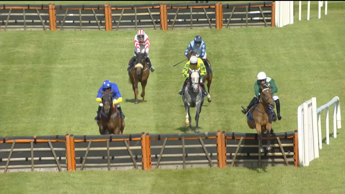 "To jump off a horse at 30mph takes a little bit of doing, and I don't know if Philip Byrnes is that good a stuntman" 😅 Did he jump or was he unseated? That is the question! Talk turns to controversy at Wexford 🤔🔊 #ITVRacing | #TheOpeningShow