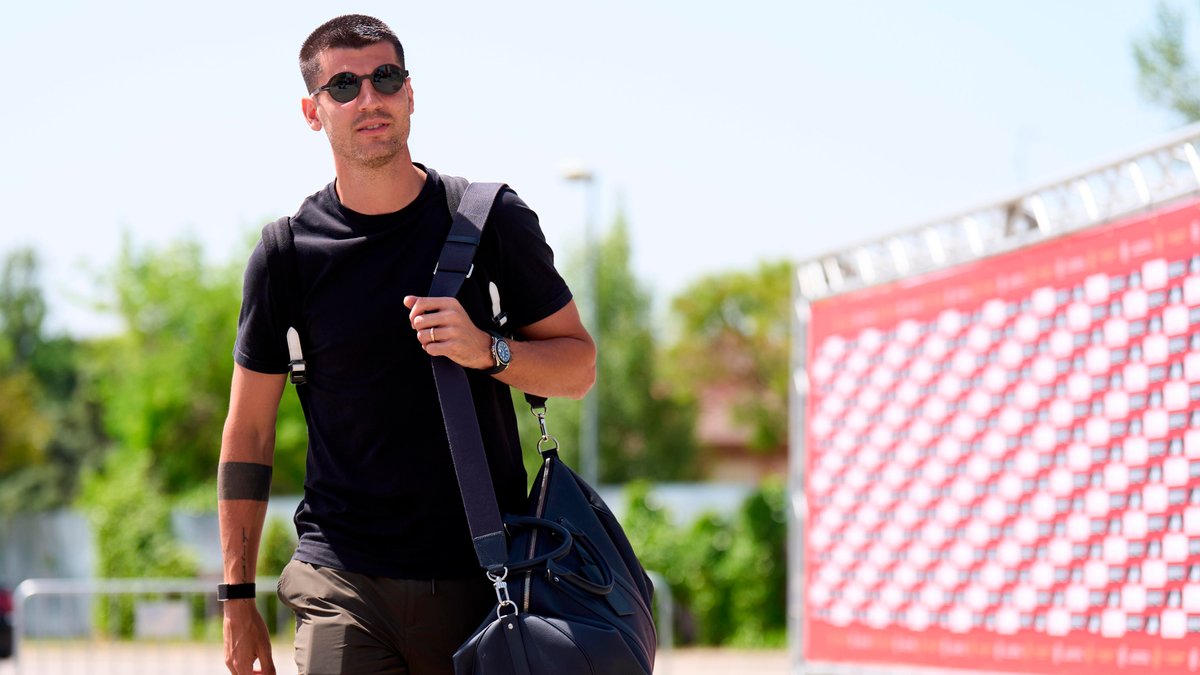 😍 Bueno, bueno... ¿lo de hoy qué ha sido? Outfits para todos los gustos en la llegada de los chicos a Las Rozas. ℹ️ #VamosEspaña | #NationsLeague