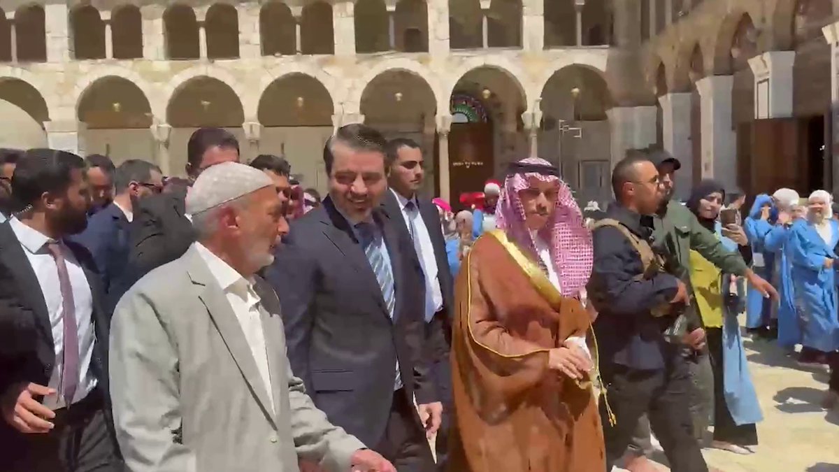 وزير الخارجية يزور الجامع الأموي في دمشق برفقة نظيره السوري #الإخبارية