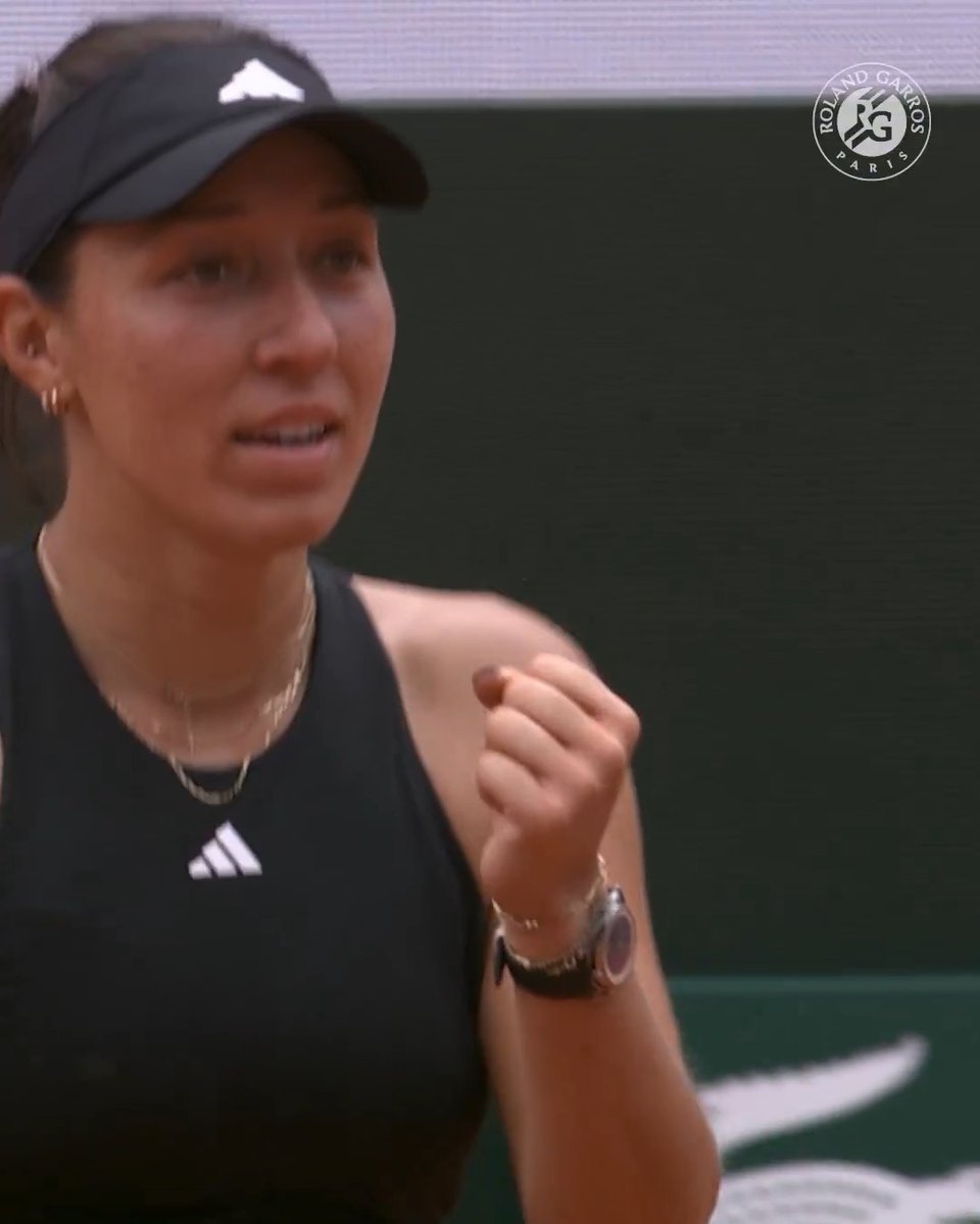 Pegula takes down 2019 finalist Vondrousova in straight sets 👊🇺🇸 Watch the highlights and relive the top plays 📺👀 #RolandGarros