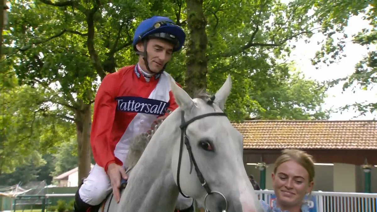 "She's an absolute dream to ride for a jockey" 👏 Daniel Tudhope reacts to Estrange's impressive run 🗣️ #ITVRacing | Haydock Park Races | Sally Ann Grassick