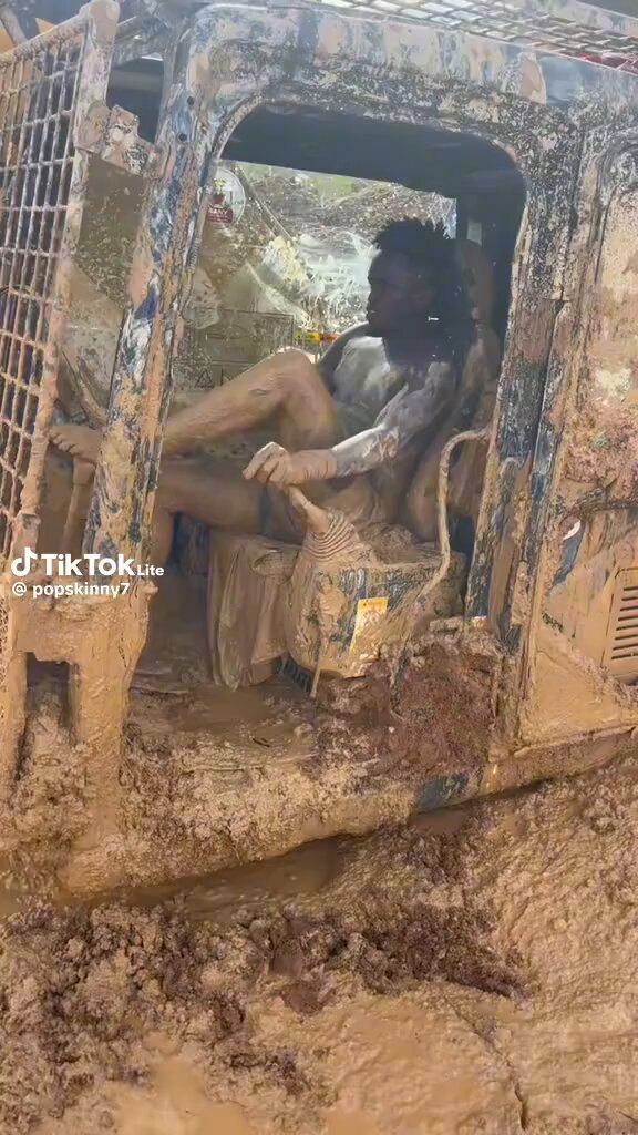How they’ll remove this machine stuck in the mud is beyond me!