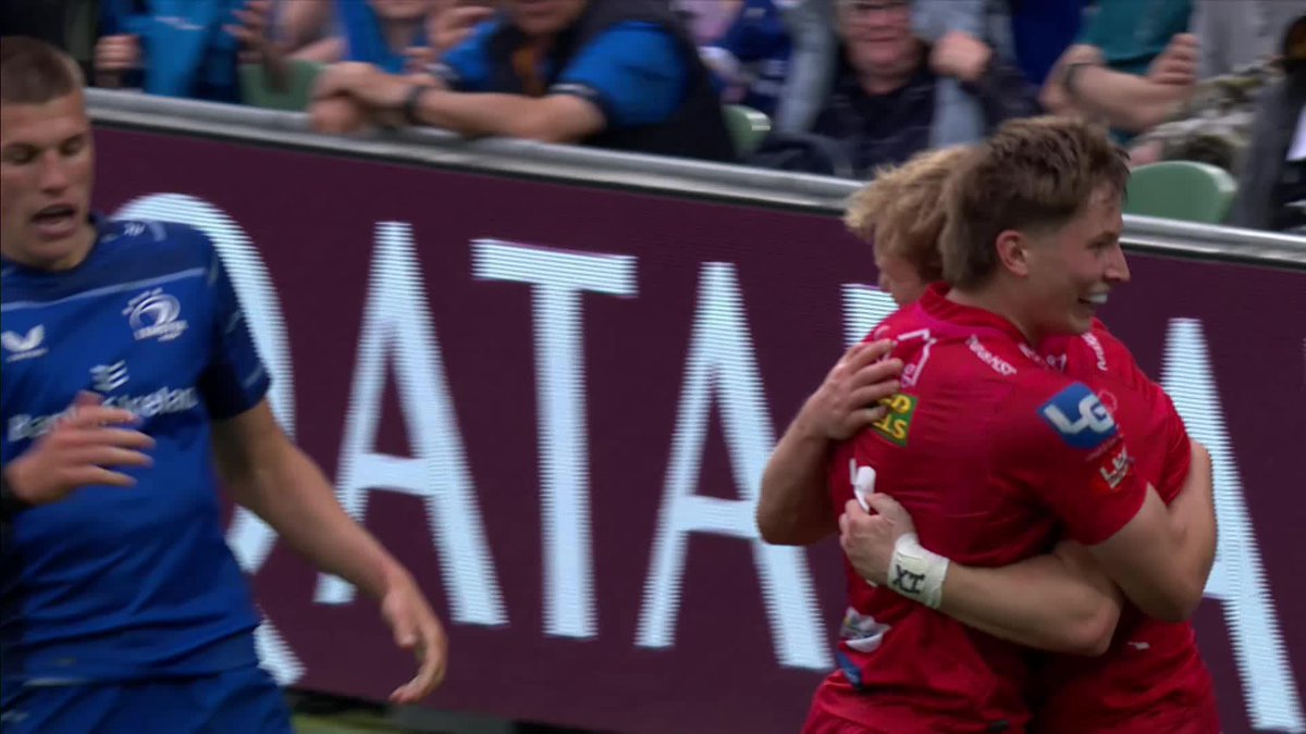 Rugby or football?! 😂 Scarlets Rugby kick from one end of the pitch to the other and Blair Murray scores 🔴