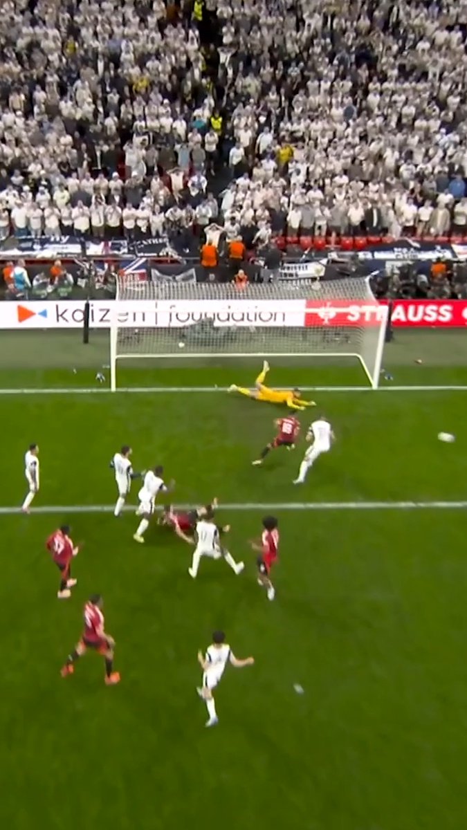 Vital from Vicario in the final minute 🤯