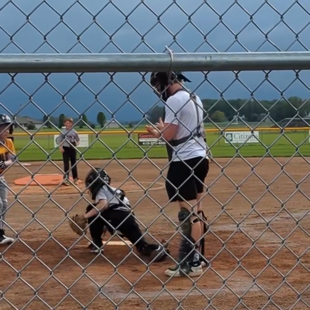 When your big brother is the umpire and strikes you out… 😂 (via insidemyheadcase/IG)